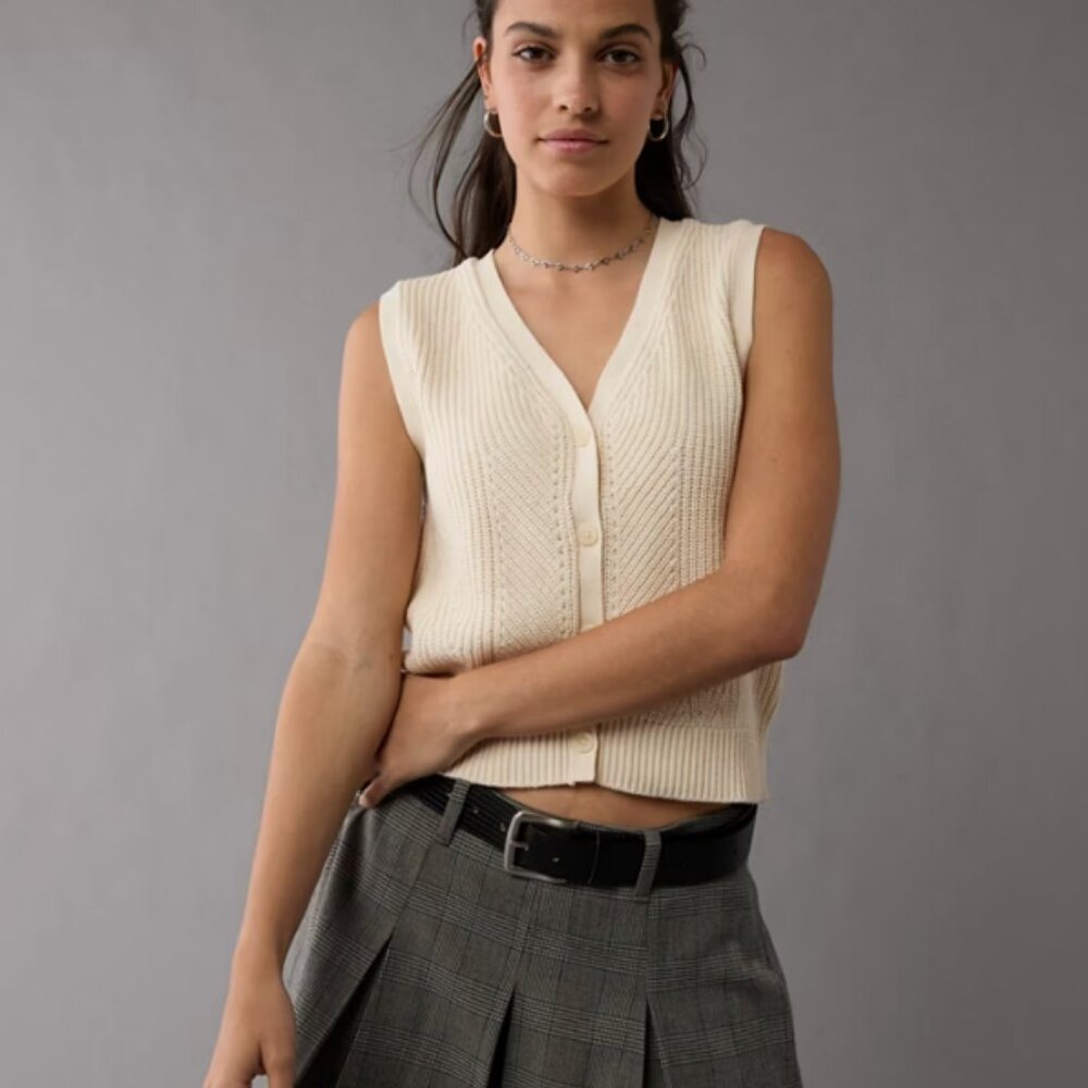 AE Button-Up Sweater Vest - perfect for spring! - Like New - CREAM